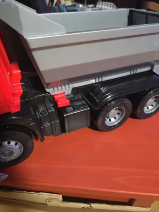 Camión Juguete Mercedes Benz Rojo