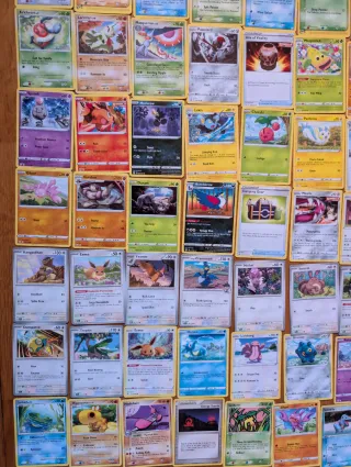 Lotto 110 carte Pokémon Inglesi