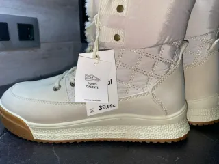 Botas de invierno beige nuevas al 30%