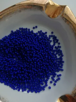 Lote de abalorios canutillos y rocalla