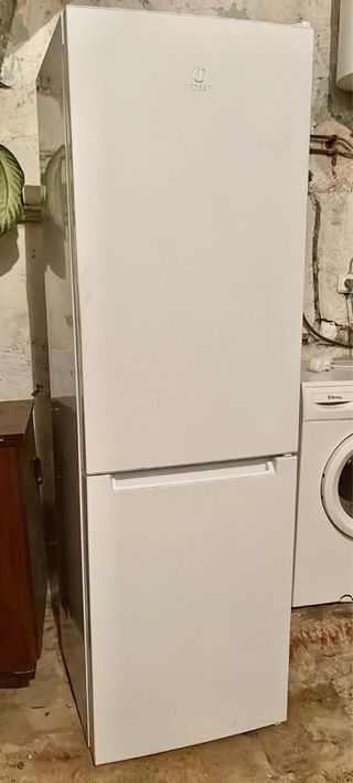 Nevera Combi INDESIT No Frost com a nova