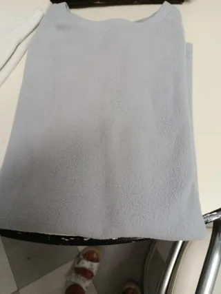 Lote 4 jerseys: marrón, gris, multicolor, blanco