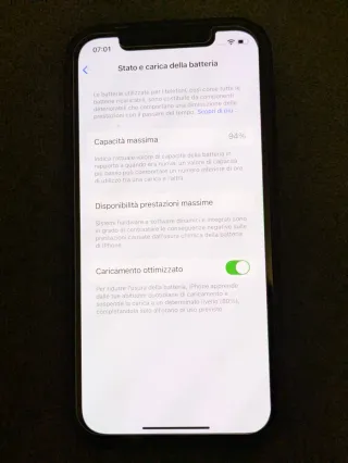 iPhone 12 completo di accessori