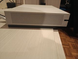 Xbox One S 1TB 2 mandos y juegos