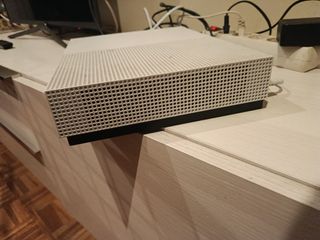 Xbox One S 1TB 2 mandos y juegos