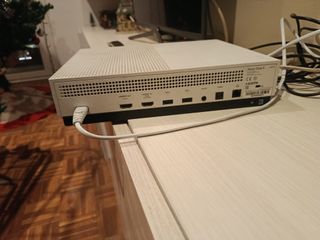 Xbox One S 1TB 2 mandos y juegos