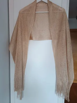 Pañuelo dorado viscosa con flecos