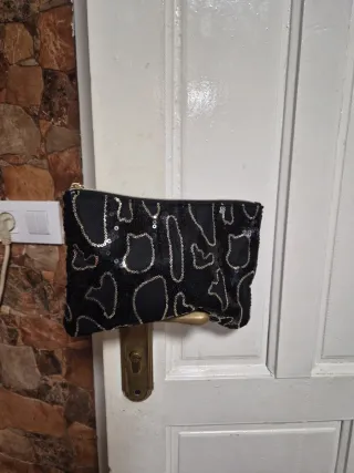 Mono verde y negro mujer