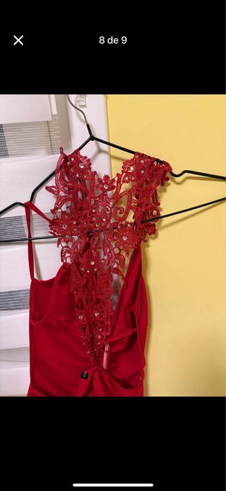 Vestido rojo con encaje