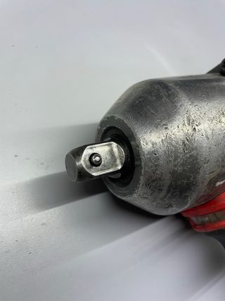 Llave de impacto Milwaukee FUEL