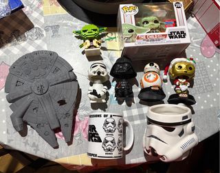 Lote Star Wars: Funkos y Tazas