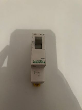 Interruptor manual automático Schneider 20A