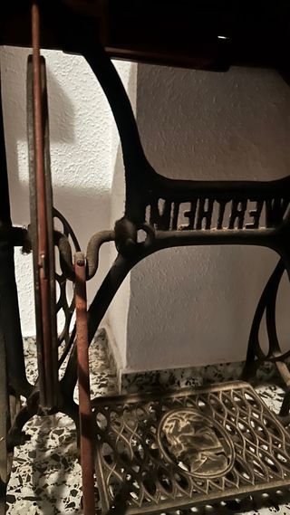 Máquina de coser Singer antigua