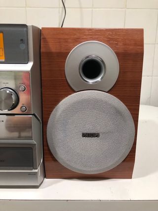 Microcadena Philips con altavoces de color madera