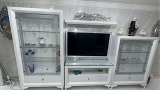 3 Muebles de lujo: Vitrina y Mueble TV