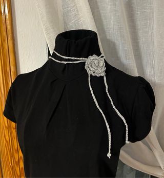 Collar flor crochet plata
