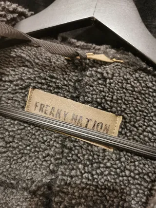 Abrigo Freaky Nation Talla L Original