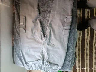 Pantalón hombre  live fast dieyoug gris con cremal