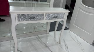 Mesa de tocador de lujo con cajones