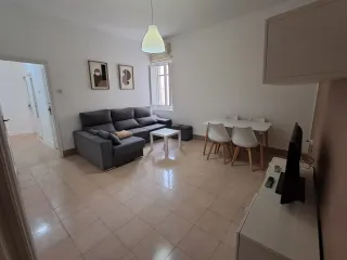 Se alquila piso en hellin