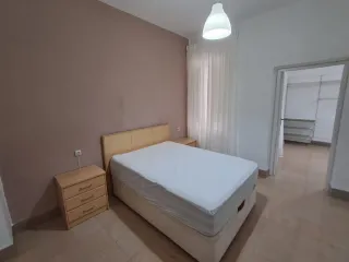 Se alquila piso en hellin