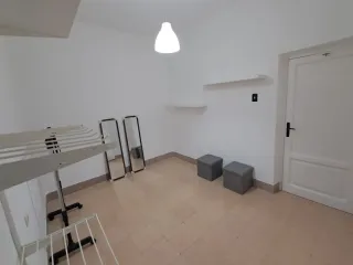 Se alquila piso en hellin