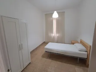 Se alquila piso en hellin