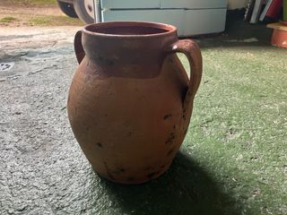Cántaro de barro con asas