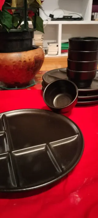 Piatti in ceramica nera vintage Varages Provenza