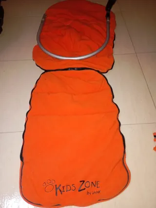 Carrito de niños con 2 Sillas extas