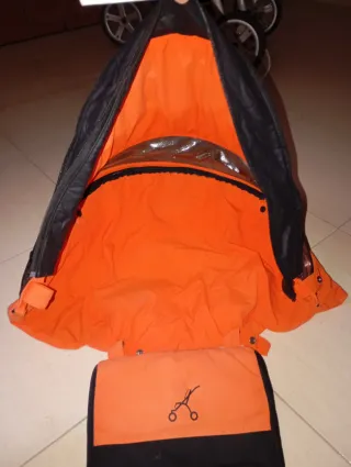 Carrito de niños con 2 Sillas extas