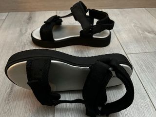 Sandalias niña negras y plateadas Talla 33