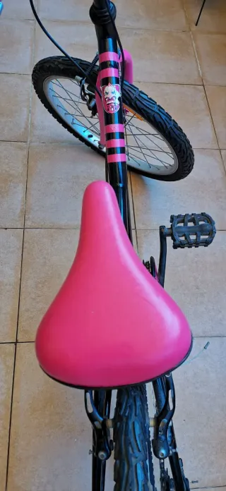 Bicicleta infantil BTWIN rosa y negra