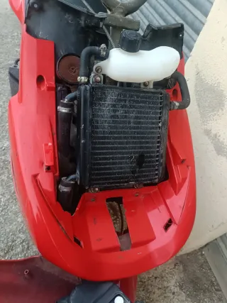 Yamaha Aerox Roja