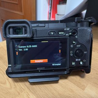 Sony a6400 + Lente 16-50 + Jaula Rig