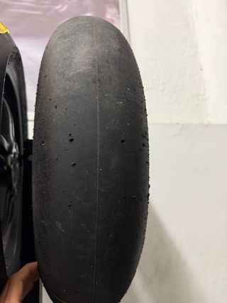 Neumático Bridgestone blando Supermotard