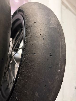 Neumático Bridgestone blando Supermotard