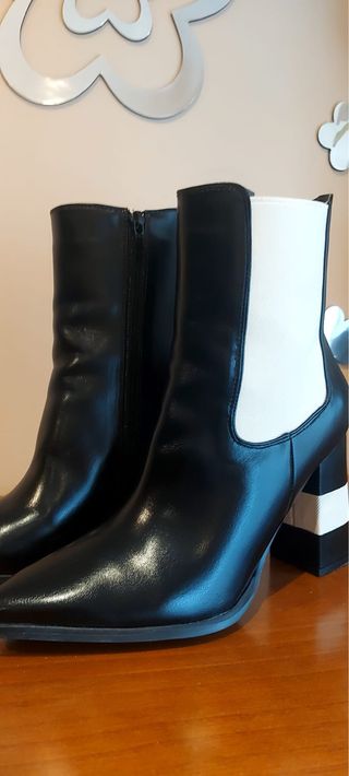 Botas Membur Negras y Blancas