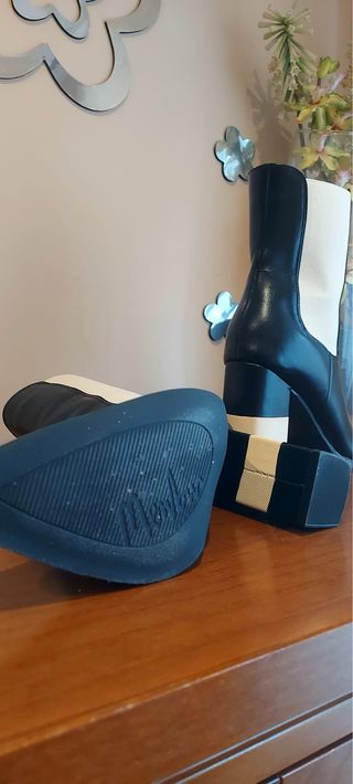 Botas Membur Negras y Blancas