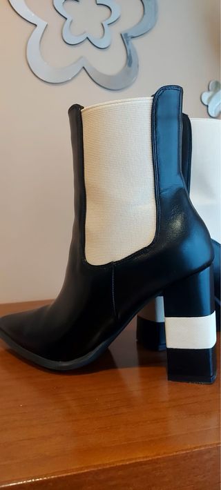 Botas Membur Negras y Blancas