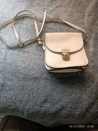 Bolso de piel blanco