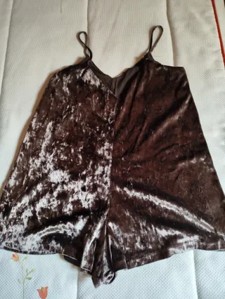 Mono corto de tirantes