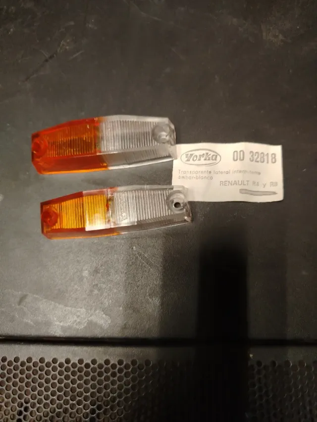 Tulipas aletas Renault 4 y 8