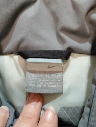 Chaqueta Nike Negra y Gris