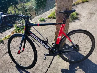 Bicicleta Argon 18 Negra y Roja