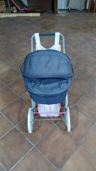 Carrito de muñeca azul con bolso