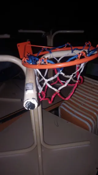 Canasta de baloncesto de hierro