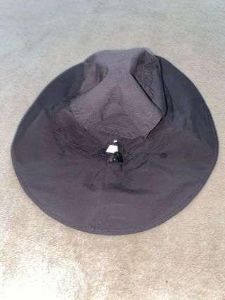 Berretto Forclaz Grigio per Escursionismo al Sole