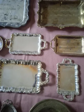 Bandejas metálicas decorativas