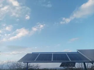Inversores 24V y 12V y reguladores de carga mppt